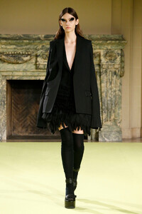 vera-wang-f20-ar-18.jpg