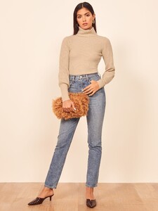 victoria-sweater-sand-1.thumb.jpg.23cd85aaf0eb9bc17545869f380dd319.jpg