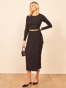 vienna-two-piece-black-3.thumb.jpg.fd014d8d8e26eba165a992a350baad7e.jpg