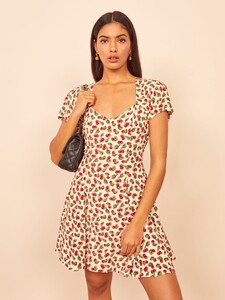 vintage-clementine-dress-cherry-3.thumb.jpg.4b02ca4620b1e081d82172340864944d.jpg