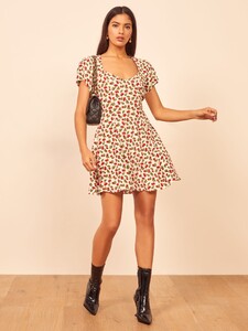 vintage-clementine-dress-cherry-4.thumb.jpg.2a5568c8d1353a2f6013df94f9b2495e.jpg