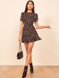 violette-dress-fiesta-3.thumb.jpg.0882b50f09ca2c3bbab52d910db75369.jpg
