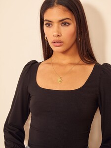 vita-top-black-2.thumb.jpg.1a06072dc2d68e31b36440bf0928e6e0.jpg