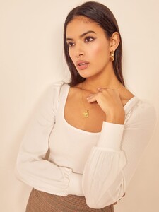 vita-top-white-1.thumb.jpg.9e1c7b61ac45101d5e4ba50618c6ef2e.jpg