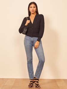 vitalia-top-black-2.thumb.jpg.3bf59c197446f4e869a15e121420c846.jpg