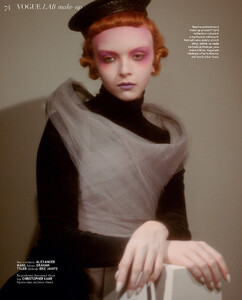 vogue-czech_nov19_lily_guillaume-roemaet_jimi-urquiaga2136cdbb969721b83c23d66776ba50bd9_thumb.thumb.jpg.b3bf4bb3de42e1c2e1a7f787e70ba076.jpg