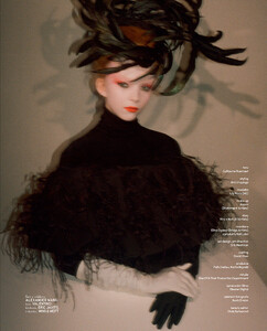 vogue-czech_nov19_lily_guillaume-roemaet_jimi-urquiaga5aade196e3a5d3643ec49043ab891f317b_thumb.thumb.jpg.180a048831105595bb93f0ce79851e00.jpg