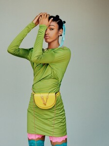 vogue-me-china_sept-2019_naomi_paul-wetherell_clare-byrne6bd001ebeb5af25c4f6064b94d7dd3be0f_thumb.thumb.jpg.06a45aa27e3c38375b2f694efbbc0b98.jpg