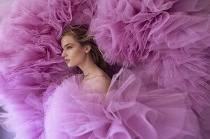 vogue-taiwan_aug-2019_greg-swales_melina-chen18b865db3dfb3d5488763cd90e4dbc0f51_thumb.thumb.jpg.aadb449df1b89f92c236fd8e8010d467.jpg