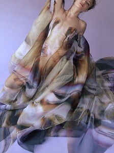 vogue-taiwan_aug-2019_greg-swales_melina-chen2073d5a82b883911b19e69622688af2525_thumb.thumb.jpg.f910e2a24090587fc1cab40270ba200b.jpg