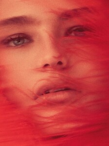 vogue-taiwan_aug-2019_greg-swales_melina-chen287e95002fdf0105cdfba434a7f1888b09_thumb.thumb.jpg.29bbe05d5b79f7b30b3116d18c3daf6a.jpg