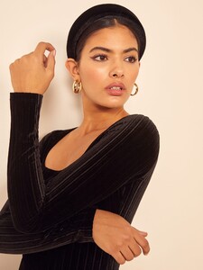 wahl-dress-velvet_stripe-2.thumb.jpg.e95a14193823acce960e0fab1da13550.jpg