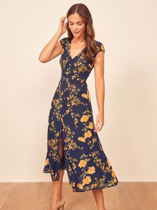 wellfleet-dress-bernadette-1.thumb.jpg.11607af36c373b4655d6f2bbb0e13c09.jpg