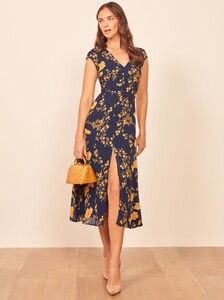 wellfleet-dress-bernadette-3.thumb.jpg.caad9b179389664ba06b4ca0375cba25.jpg