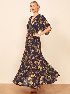 winslow-dress-bernadette-2.thumb.jpg.71e439f29f41f5104a597e1fe4af29e6.jpg
