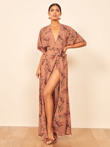 winslow-dress-cecile-1.thumb.jpg.a5c8ed9f06f195f1da523c006dc5a572.jpg
