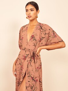winslow-dress-cecile-4.thumb.jpg.72bfbc2c9926328ffa9956ba9868a1ee.jpg