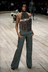 --ALEXANDER-MCQUEEN-SPRING-1999-RTW-18.thumb.jpg.e12aadb577620a94aadc575488934e4f.jpg