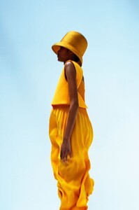 00006-nina-ricci-resort-2007630d9462d48b41633ea611f5dac76b_thumb.jpg