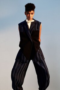 00018-nina-ricci-resort-20e53b2dee9cb9a9f18ac5c0883d8d4a09_thumb.jpg