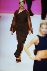 1009307918_YvesSaintLaurent1996SS(13).thumb.jpg.ea542542b602d58c67bf7022a860a192.jpg