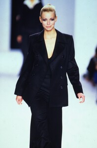 1027847016_isaac-mizrahi-fw-1986(1).thumb.jpg.f4cd2894eb9115b74bc41018279497fc.jpg