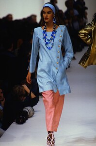1125396810_ysl-ss-1992(1).thumb.jpg.512f0a8be1dabfa4e450cd302b219c6e.jpg
