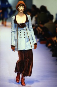 1151607744_chloe-fw-1993(11).thumb.jpg.4ae715043ddd8f96018f4070f04761f1.jpg