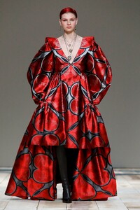 Deirdre Firinne Alexander McQueen Fall 2020 RTW PFW 2.jpg