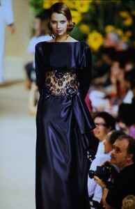 1195823579_ysl-hc-fw-1994(18).thumb.jpg.caefff65be0034f55756efa9b47e5c56.jpg