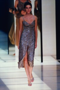 1224751567_giorgio-armani-ss-1998(7).thumb.jpg.5db0b289d78d1a3a8e01e492c7ba5eef.jpg