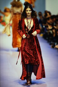 1227820256_chloe-fw-1993(9).thumb.jpg.570efd390aa828d82b86b3413b7f99b3.jpg