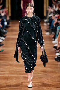 Mathilde Henning Stella McCartney Fall  2020 RTW PFW 1.jpg