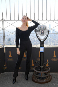 Behati+Prinsloo+Empire+State+Building+Behati+77M68ghV9S-l.jpg