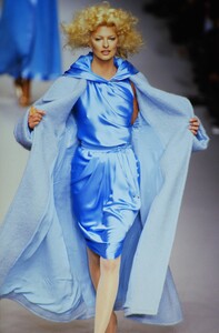 1349810433_chloe-fw-1995(3).thumb.jpg.abe2ed3a29b1c42ce158f7a305dec6cc.jpg