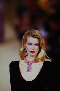 1377233093_ysl-hc-fw-1996(7).thumb.jpg.04629afb87ad0436b1b4607961ebb934.jpg