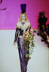 1403617557_ysl-fw-1996(14).thumb.jpg.96cd10ca6a9e87a6953e2b298f491b96.jpg