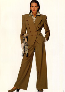 Gail Elliott - Escada 1990 002.jpg