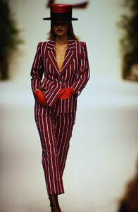 yves-saint-laurent-ss-1995 (19).jpg