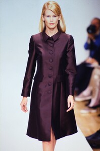 1494146023_prada-fw-1995(9).thumb.jpg.297f143227e3179a1d345cef865329de.jpg