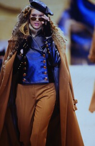 1500685904_byblos-fw-1993(5).thumb.jpg.bb139ffba5a2f7fb13af7f1618e12eb4.jpg