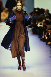 1522610700_chloe-fw-1993(4).thumb.jpg.ac656ac731dbf3492af0604ffb5b87b7.jpg