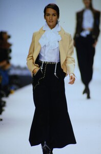 1532766028_christian-dior-ss-1994(2).thumb.jpg.23e1d7f33571ab18dc91edd56f510312.jpg