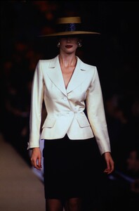 1580178506_ysl-hc-ss-1997(2).thumb.jpg.3c3f06dd1ad942a4b139f1cdaa9d31b4.jpg