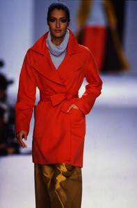 1580739068_isaac-mizrahi-fw-1996(4).thumb.jpg.5fcd403a4264c69acf7d747cba5ee48a.jpg