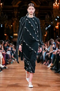 Mathilde Henning Stella McCartney Fall  2020 RTW PFW 2.jpg