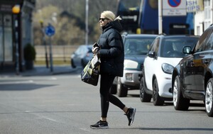         hol300320BZNimage107.jpg