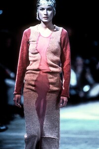 1755238173_CommedesGarcons1993WomenRTW145.thumb.jpg.465c3fd02ed41351bf108b530d019d3a.jpg