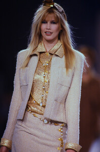 1761082558_chanel-fw-1996(14).thumb.jpg.2fbf4ac2372b07ed40b0c48c3862b185.jpg