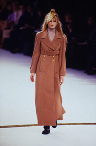 1803702654_chanel-fw-1996(1).thumb.jpg.5de1d601228bc423f50eddc21ab08950.jpg